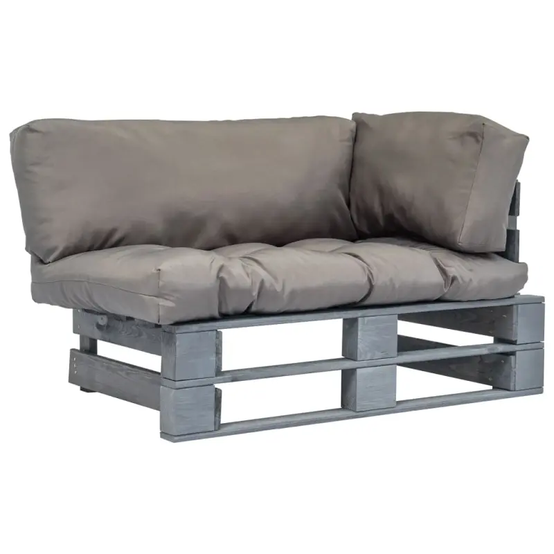 Ogrodowa sofa z palet, z szarymi poduszkami, sosna