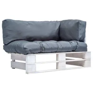 Sofa ogrodowa z palet z szarymi poduszkami, sosna