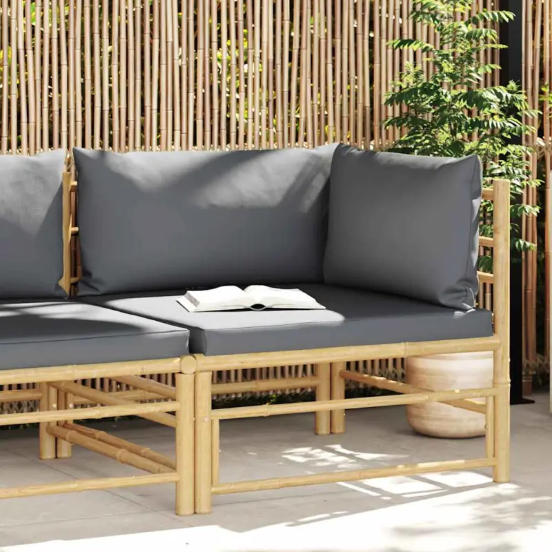 Narożna sofa ogrodowa z ciemnoszarymi poduszkami, bambusowa